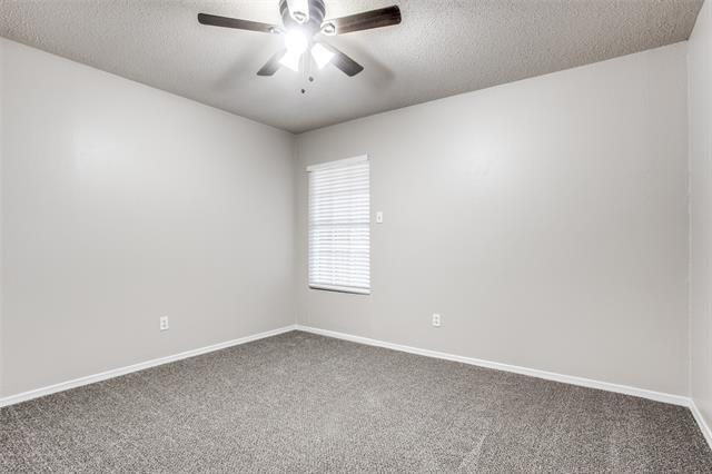 Foto del edificio - 2432 Lakeview Cir