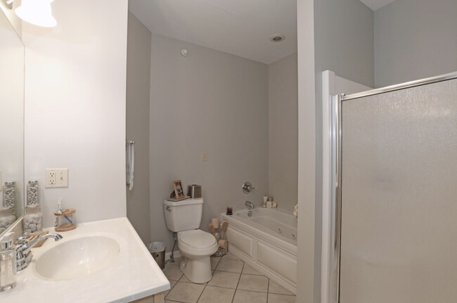 Bathroom - 500 Fountain Vw