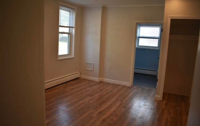Building Photo - 478 Walnut St