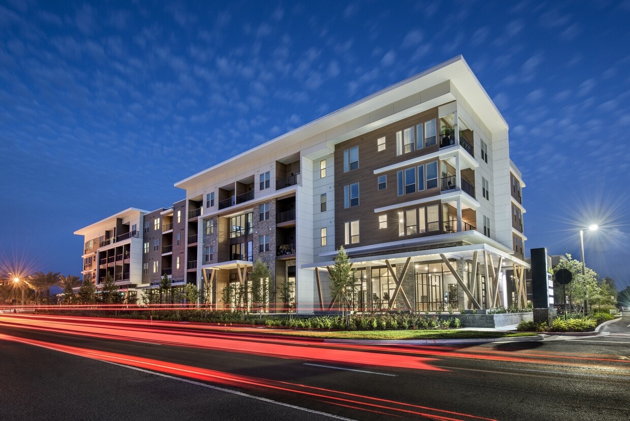 The Ellington at Oviedo Park Apartments in Oviedo, FL