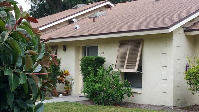 Foto del edificio - 5382 Royal Palm Ave