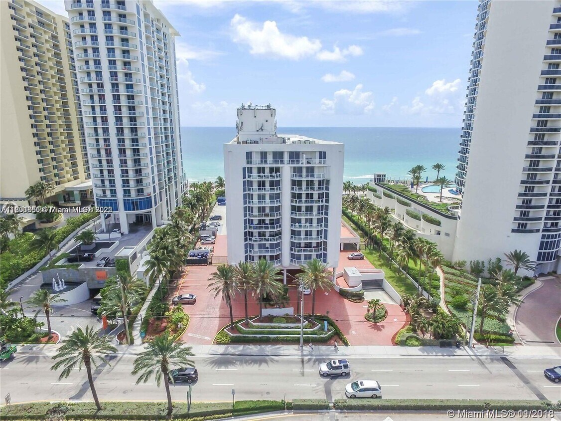Primary Photo - 17275 Collins Ave