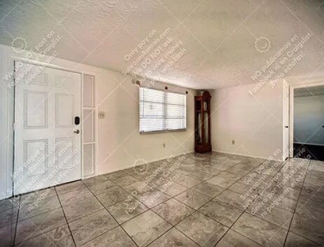 Foto del edificio - 5338 Nancy Ln