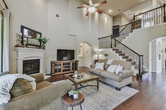 Foto del edificio - 143 Deerfield Meadow Dr