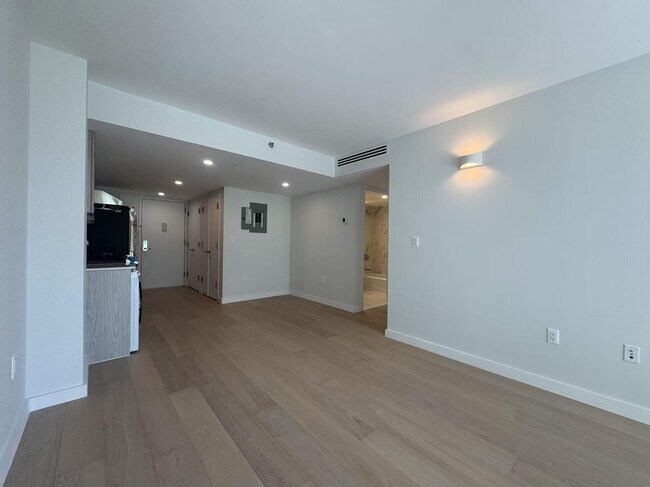 Foto del edificio - 13680-136-41 41st Ave