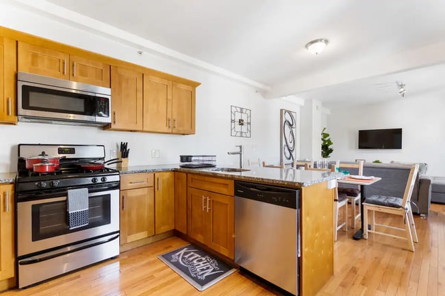 Kitchen - 17 Autumn St