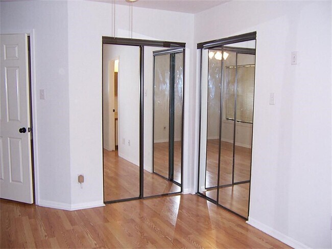 Foto del edificio - 16800 Sugar Pine Dr