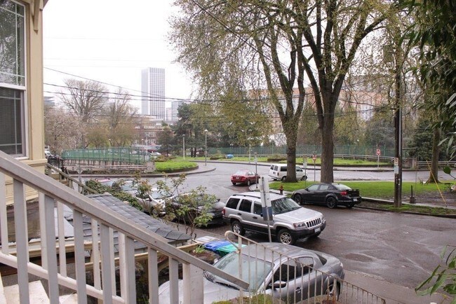 Foto del edificio - 2069 SW Park Ave
