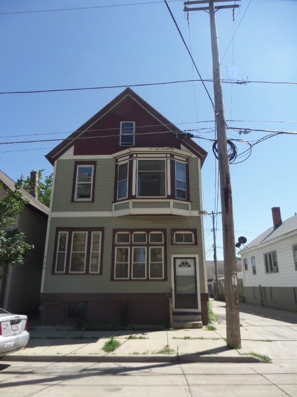 Building Photo - 919 E Clarke St