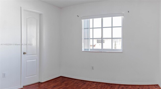 Building Photo - 2485 W 76th St