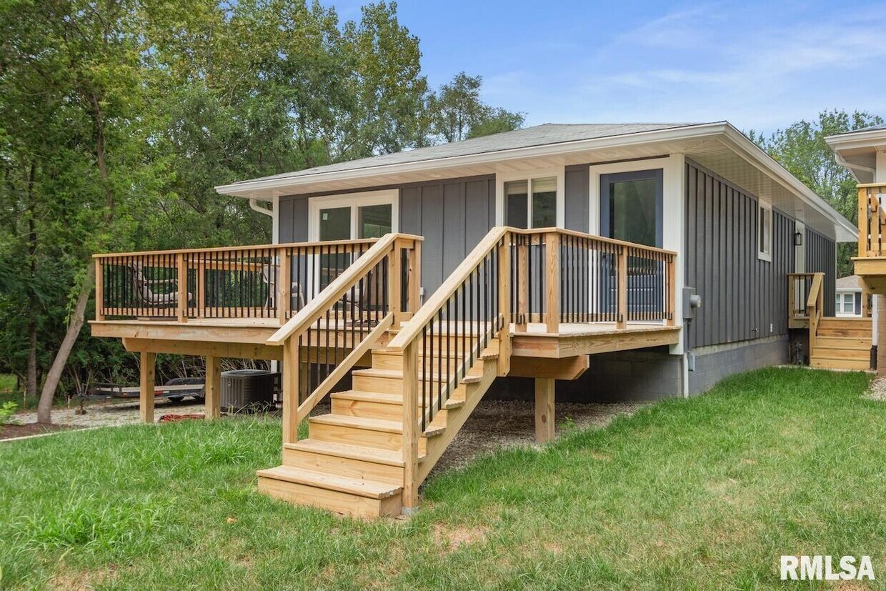 Foto principal - 1900 E Knox St