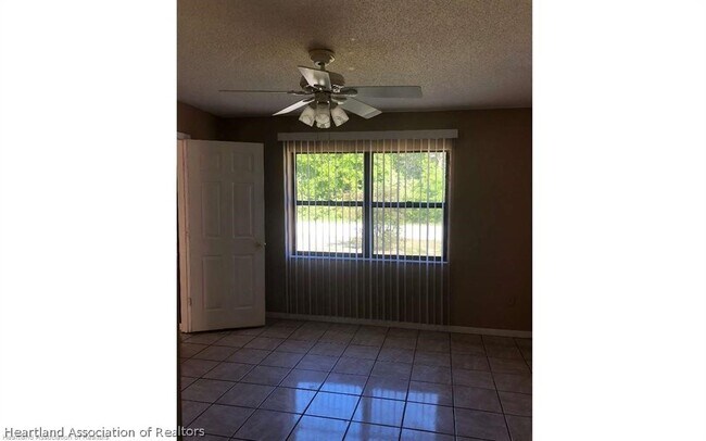 Building Photo - 2051 W Falcon Rd