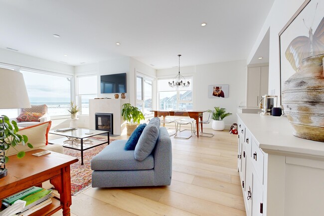 Building Photo - 540 Mariners Way