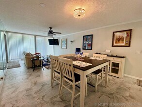 Building Photo - 2425 Presidential Way