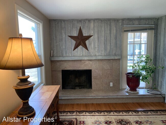 Foto del edificio - 1 br, 1 bath House - 740 Red Ash Dr. Unit E3