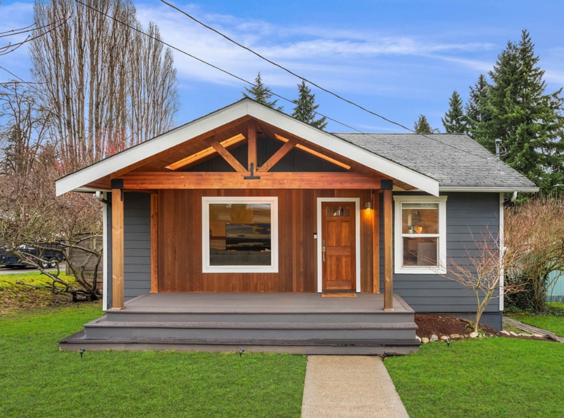 Primary Photo - 3 bed 2 bath West Seattle Beauty