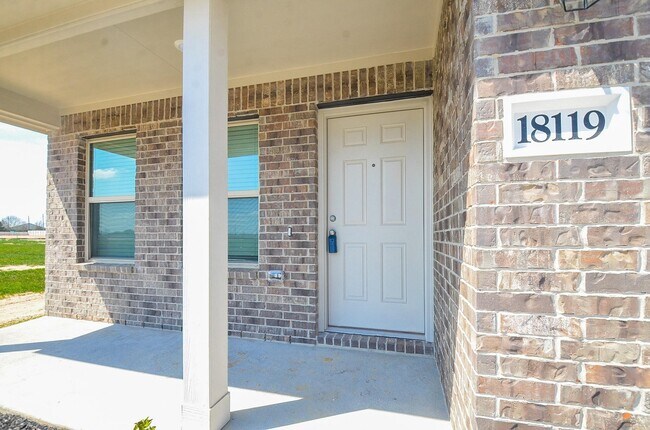 Foto del edificio - 18119 Rockvine Dr