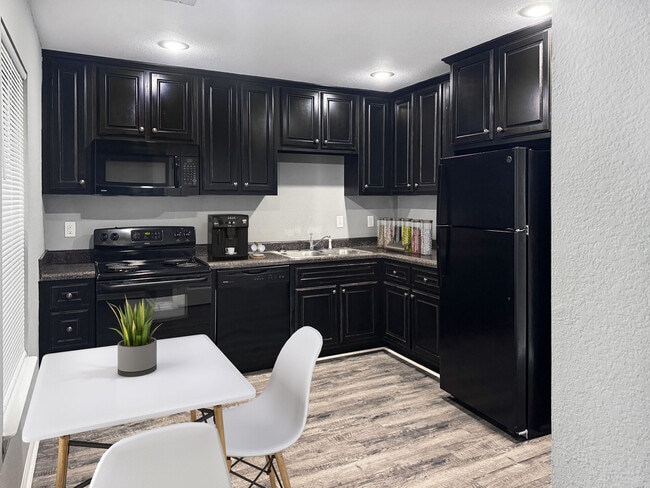 Foto del edificio - Willow Creek Townhomes