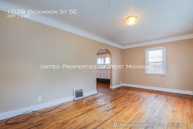 Foto del edificio - 1039 Dickinson St SE
