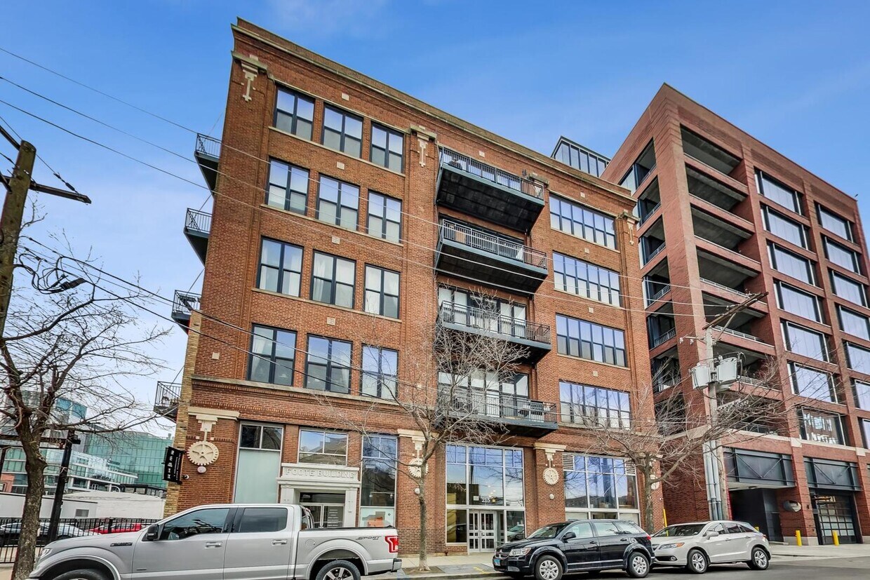 Foto principal - 215 N Aberdeen St