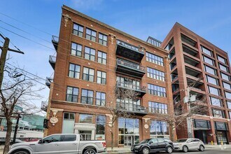 Building Photo - 215 N Aberdeen St