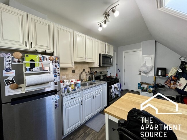 Foto del edificio - 2824 N Ridgeway Ave