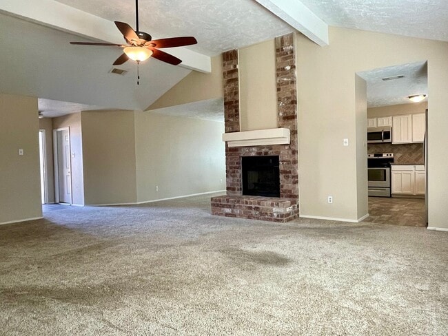 Building Photo - 19419 Moonhollow Dr