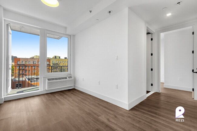 Foto del edificio - 2069 Honeywell Ave