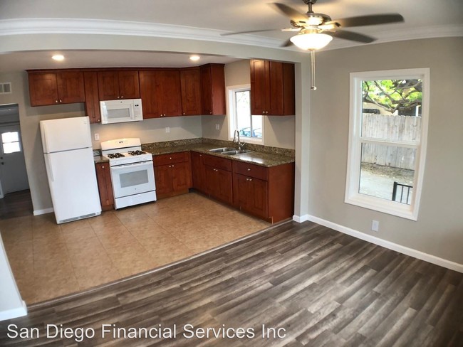 Foto del edificio - 2 br, 1 bath House - 672 N. Grape St. - house