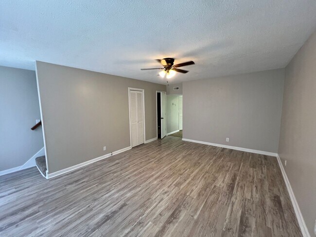 Building Photo - 506 Windellwood Cir