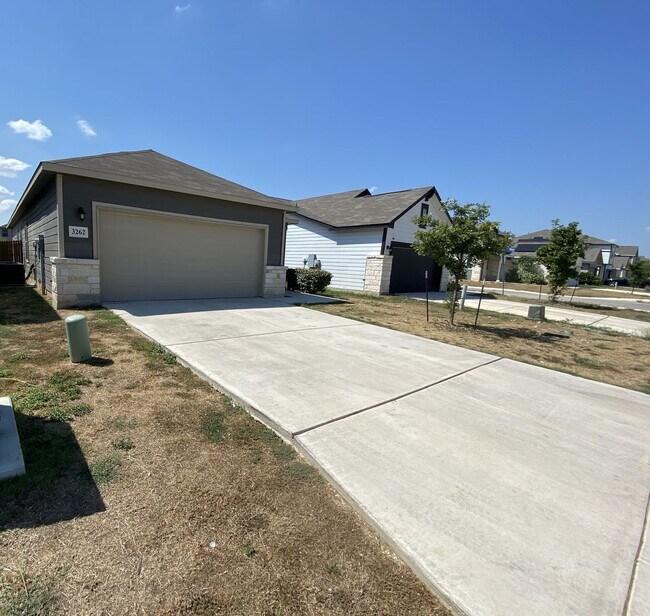 Photo - Fabulous 4/2 single story conveniently loc... House