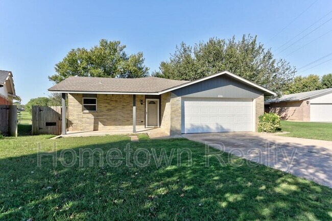 Photo - 606 Oak Creek Dr House