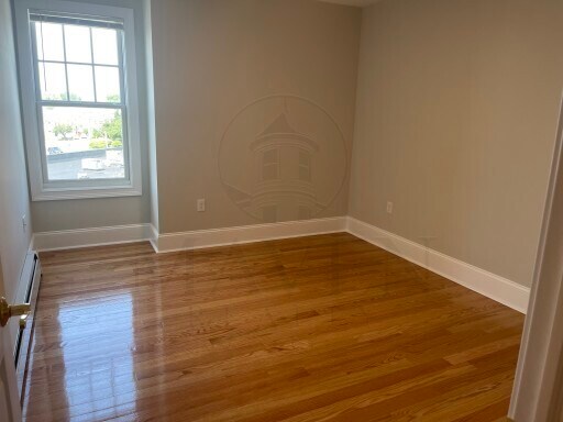 Building Photo - 124 College Ave