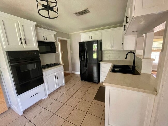 Foto del edificio - 849 Ballinger St