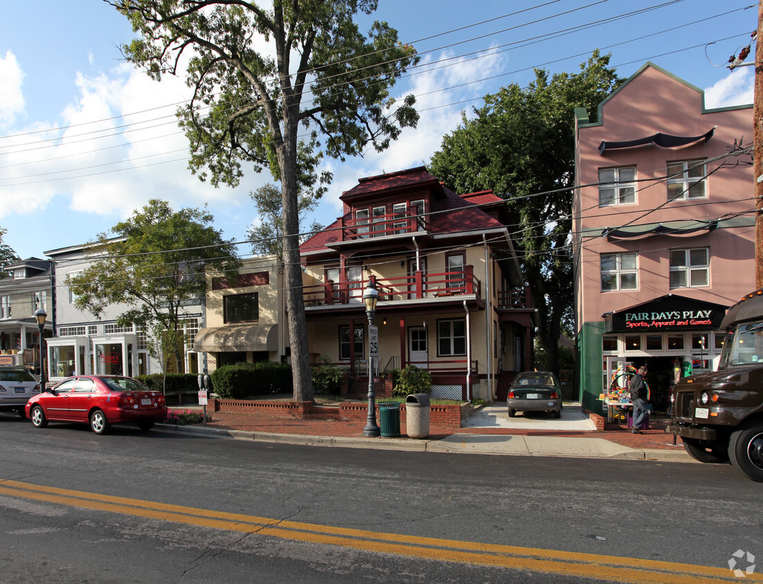 Exterior Facade - 7042-7044 Carroll Ave