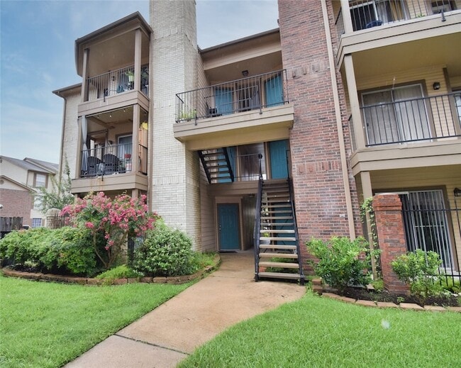 Photo - 2121 Hepburn Street Unit 722 Apartment