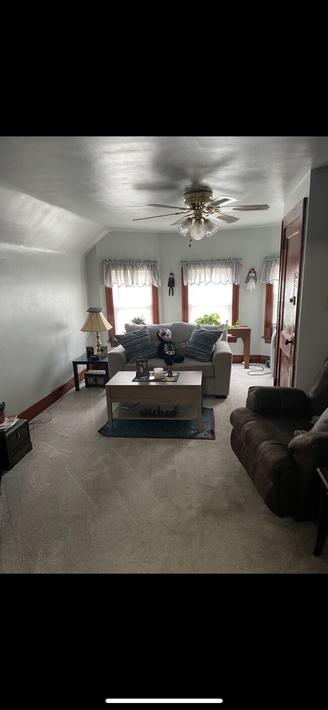 Foto del edificio - 24 Utica Ave