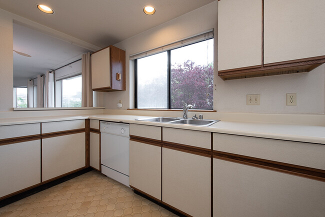 Building Photo - 3314 Wetmore Ave