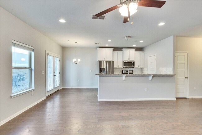 Foto del edificio - 124 Thelonious Dr