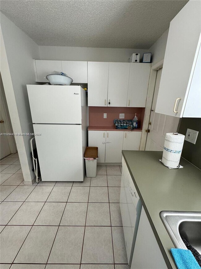 Foto del edificio - 8200 SW 92nd St