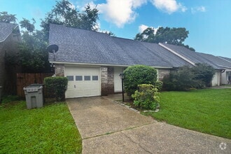 Building Photo - 7061 Heather Oaks Dr