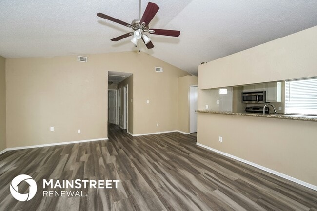 Building Photo - 7305 Shadow Bend Dr