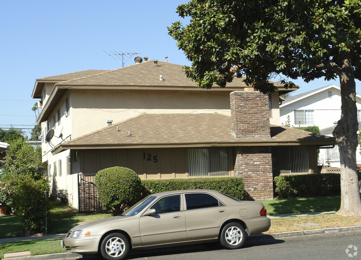 Building Photo - 125 S Granada Ave