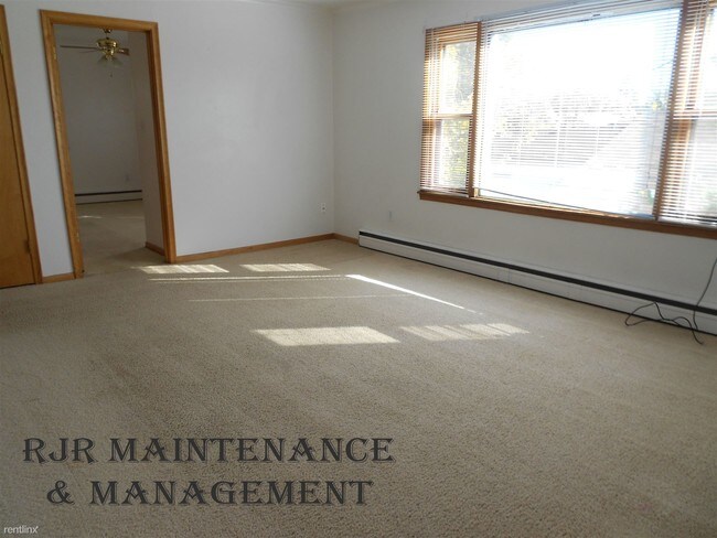 Building Photo - 3 br, 1 bath Apartment - 1015 N 3rd St Apt 3