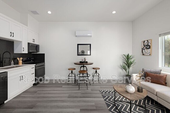 Foto del edificio - 1704-1710 Hanford Dr