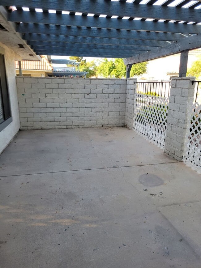 Foto del edificio - Rent Ready Single Story Townhome 3/2/ with...