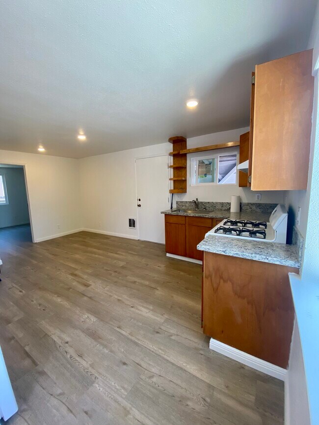 Foto del edificio - 1801 Alabama St