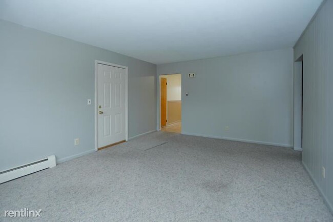 Building Photo - 2 br, 1 bath Apartment - 917 E Main St Apt 5