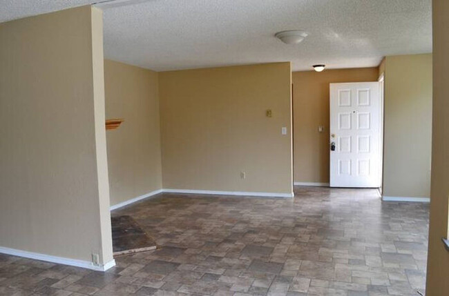 Building Photo - Wonderful 3 Bedroom 1 Bath home!!!