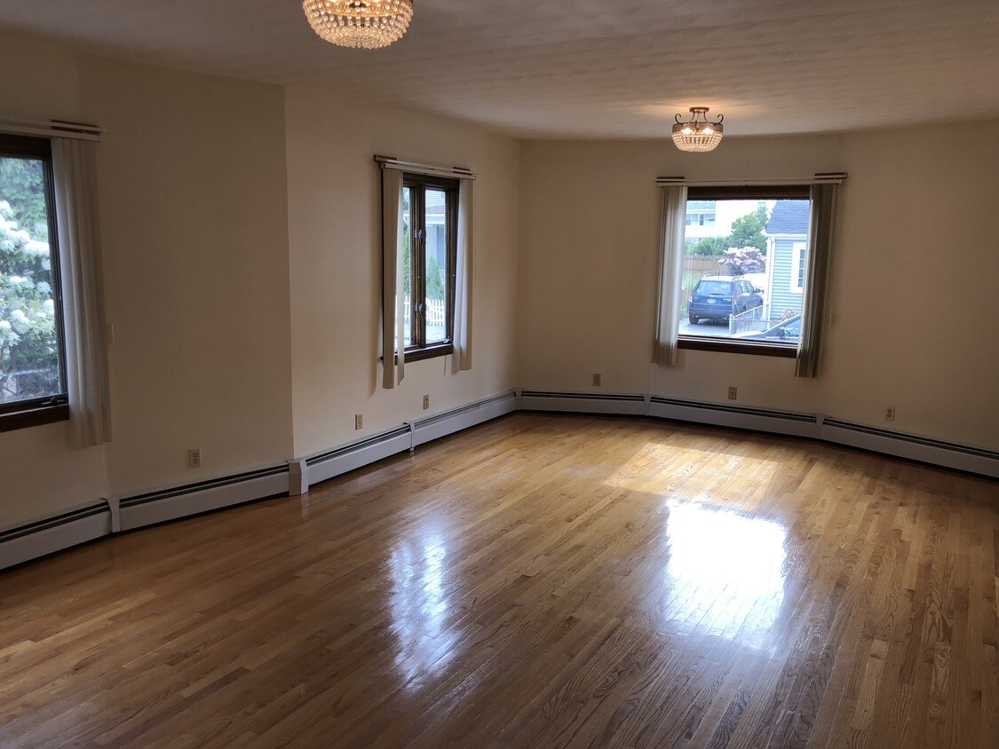 65 Elder St Unit 1, Pawtucket, RI 02860 Room for Rent in Pawtucket